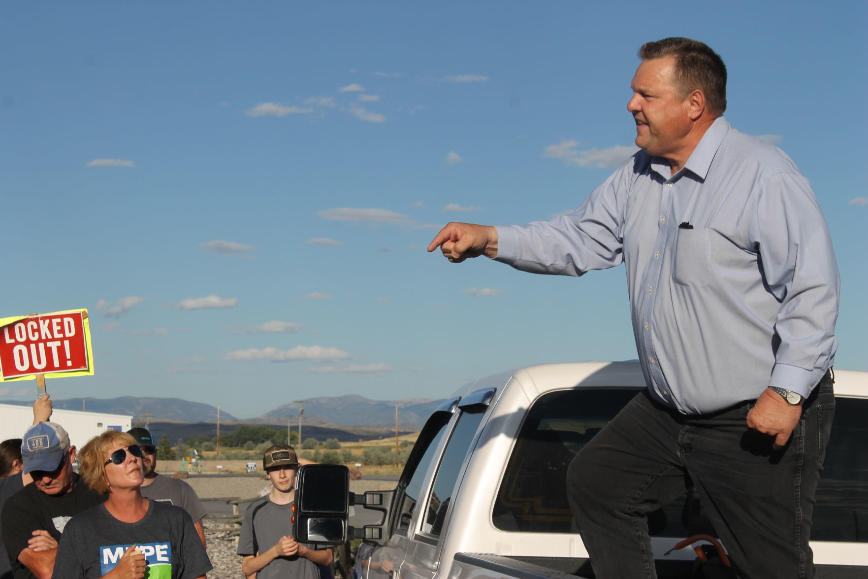 Tester rallies crowd at Imerys Talc